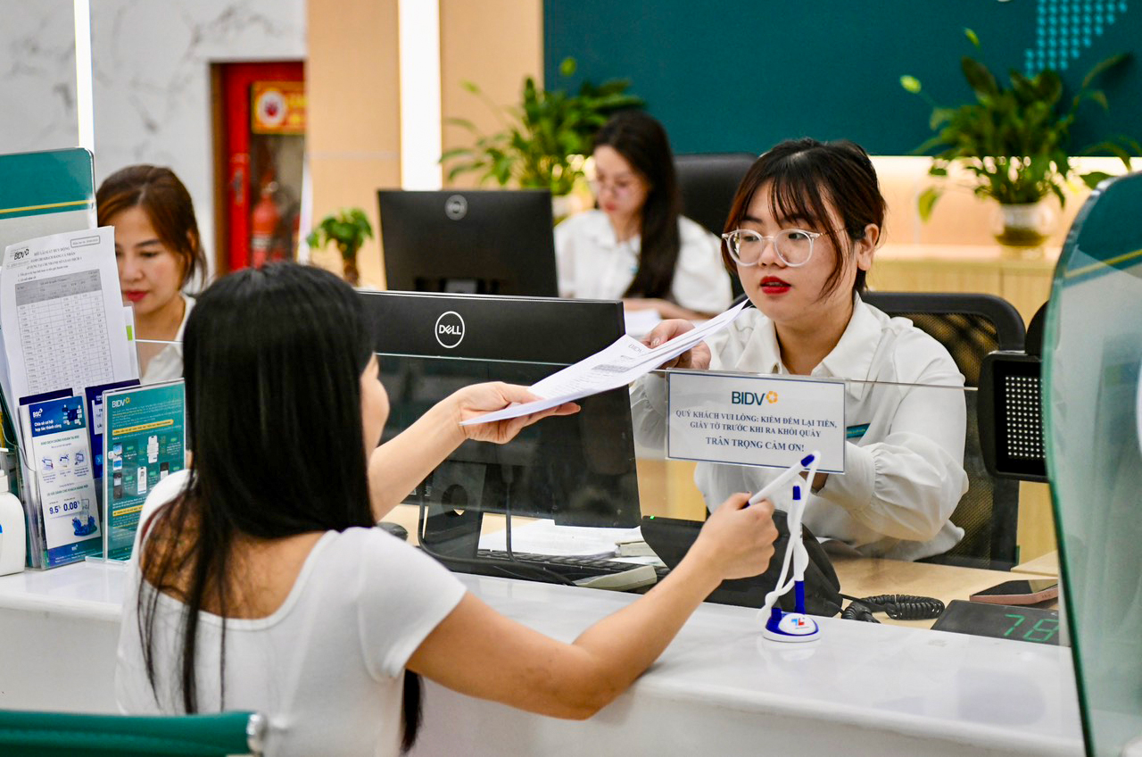 Ngân hàng trước sức ép tăng trưởng tín dụng