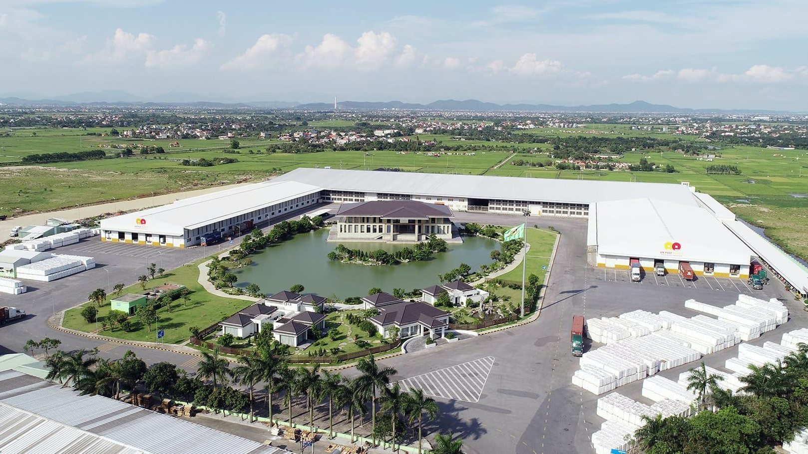 Tiếp tục trong diện cảnh báo, loạt lãnh đạo An Phát Holdings “bán tháo” cổ phiếu APH