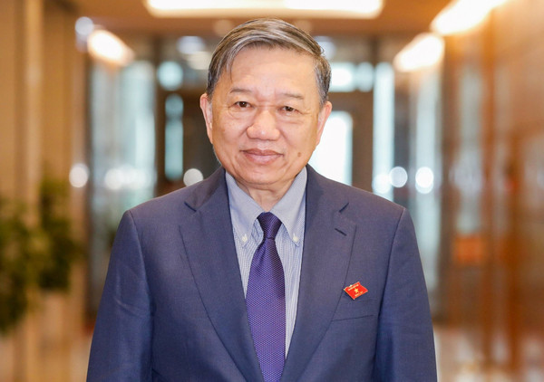 Chuyển đổi số - động lực quan trọng phát triển lực lượng sản xuất, hoàn thiện quan hệ sản xuất đưa đất nước bước vào kỷ nguyên mới