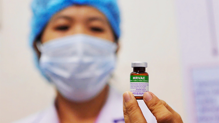 Đồng loạt tiêm vaccine sởi