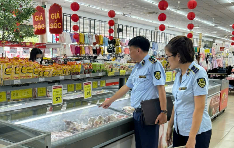 Tăng cường kiểm tra, không để xảy ra tình trạng găm hàng tăng giá trong bão số 3 Yagi