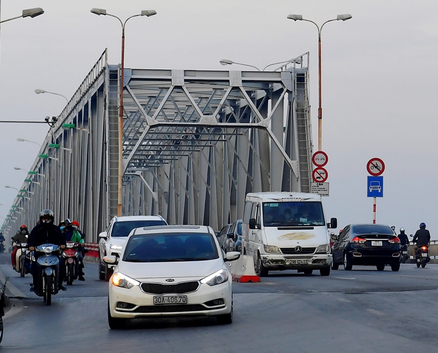 Hà Nội: Cấm nhiều loại xe qua cầu Chương Dương