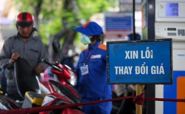 Giá xăng dầu tiếp tục "tụt dốc", giảm hơn 1000 đồng/lít