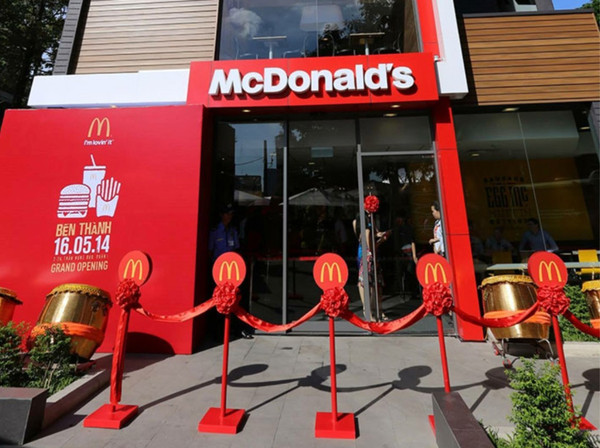 Lý do nào khiến các ông lớn F&B trả mặt bằng “vàng” ở TP.HCM?