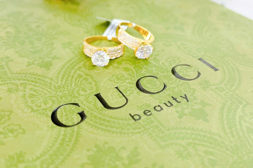 Quảng Ngãi: Một tiệm vàng bị phạt 235 triệu đồng vì mua bán ngoại tệ và giả mạo nhãn hiệu