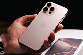 Từng cháy hàng, iPhone 16 Pro Max Titan Sa Mạc đang có giá hấp dẫn trên sàn thương mại điện tử