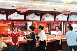 Cẩn trọng với hiện tượng giá vàng tăng cao