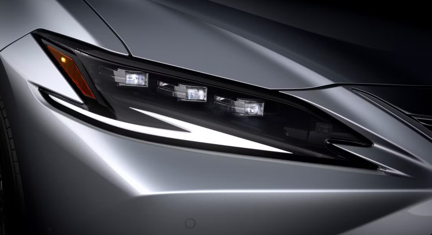 Lexus ES thế hệ mới rò rỉ hình ảnh, hứa hẹn diện mạo ấn tượng