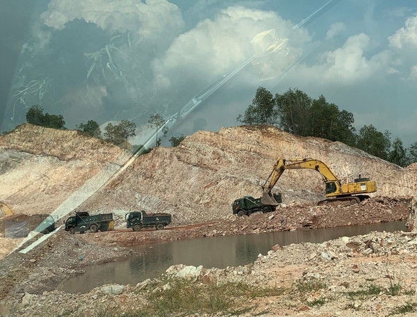 Vẫn tràn lan tình trạng khai thác khoáng sản trái phép