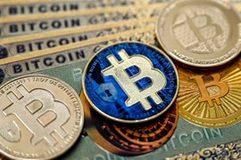 Giá Bitcoin phục hồi, nhắm phá mốc 100.000 USD vào cuối năm