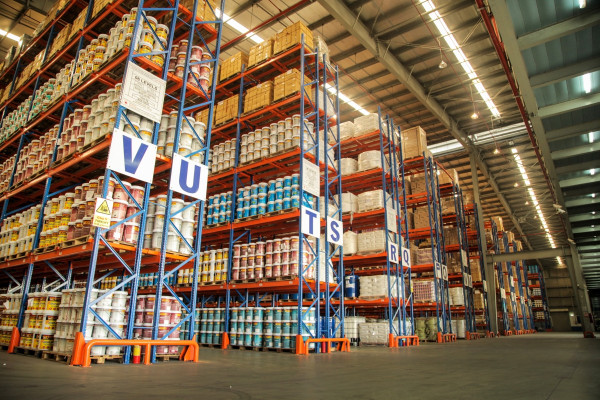 Thương mại điện tử "bùng nổ" tạo xung lực cho thị trường bất động sản