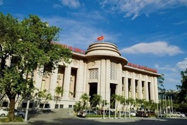 Ngân hàng tạm dừng giao dịch thanh toán, rút tiền của khách có giấy tùy thân hết hiệu lực từ 1/1/2025