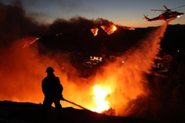 Thảm hoạ cháy rừng tại Los Angeles gây “vết thương kinh tế” cho nước Mỹ