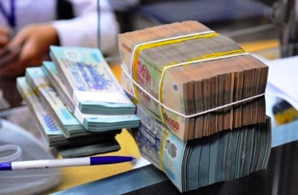 Nguy cơ dòng tiền "chạy" khỏi ngân hàng nếu đánh thuế thu nhập cá nhân từ lãi tiền gửi tiết kiệm