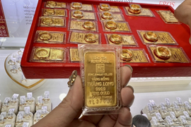 Giá vàng bật tăng trở lại, tiến sát ngưỡng 99 triệu đồng/lượng