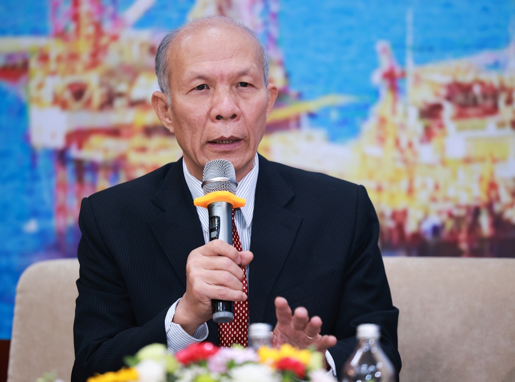 dinh-trong-thinh.jpg