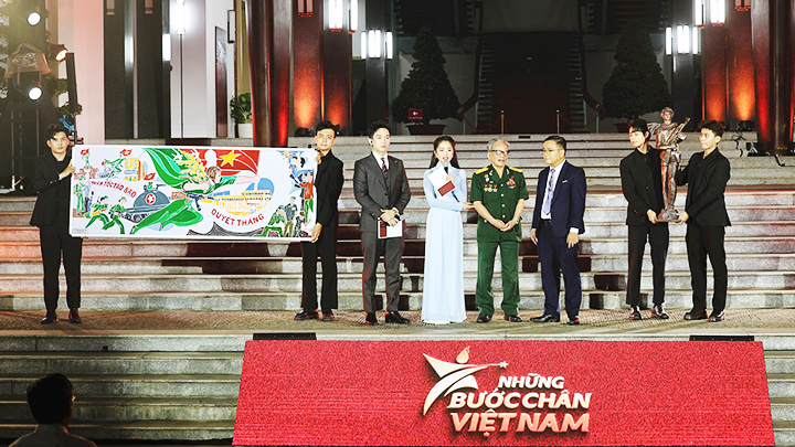 Viết tiếp câu chuyện lịch sử