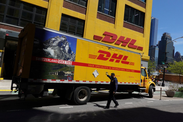 Dân Mỹ "than trời" vì “ông lớn logistic” DHL tạm ngừng vận chuyển hàng hoá trên 800 USD