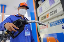 Giá xăng, dầu đồng loạt giảm nhẹ sau kỳ nghỉ lễ