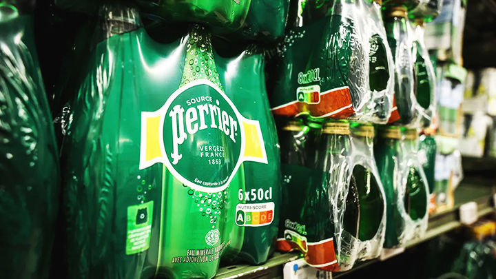 Nestlé vướng bê bối xử lý nước khoáng