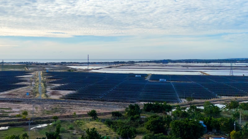 Tăng trưởng hai con số và Net Zero: Bài toán khó ngành điện