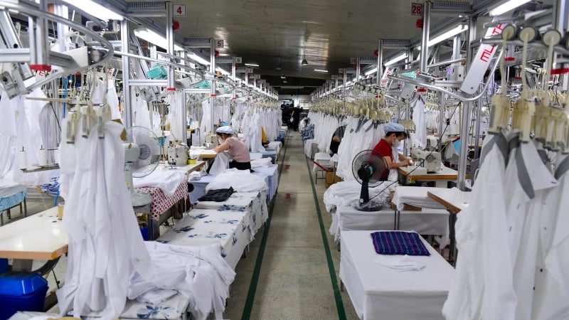 Trung bình doanh nghiệp Việt sụt giảm doanh thu 20% vì bất ổn thương mại