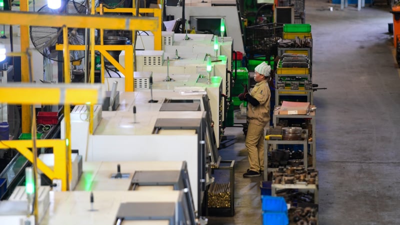 Doanh nghiệp Việt đầu tư ra nước ngoài: Nặng gánh thủ tục vì Luật Đầu tư?