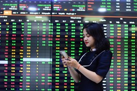 VN-Index rung lắc trước vùng hỗ trợ, kỳ vọng phục hồi nếu vượt 1.325 điểm