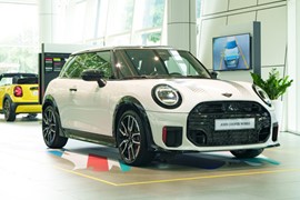MINI John Cooper Works phiên bản nâng cấp chính thức về Việt Nam