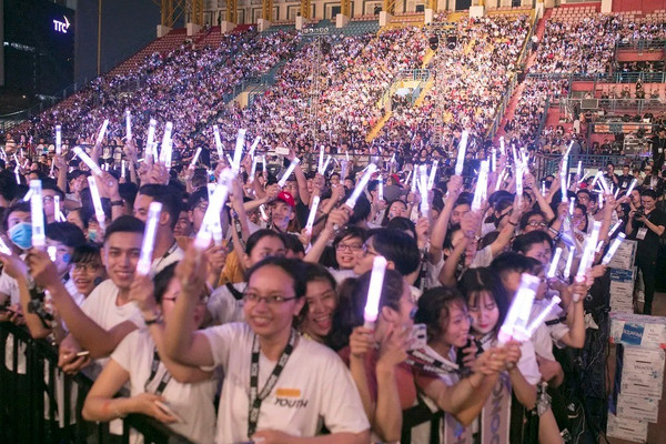 Khi thần tượng K-pop trở thành những đại sứ văn hóa