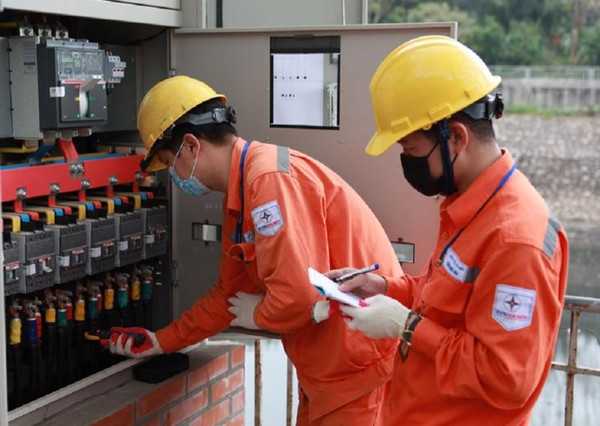 Nhóm khách hàng nào sẽ áp dụng giá điện 2 thành phần từ đầu năm 2026?