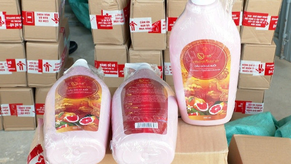 Phát hiện nhóm đối tượng ở Huế sản xuất dầu gội giả