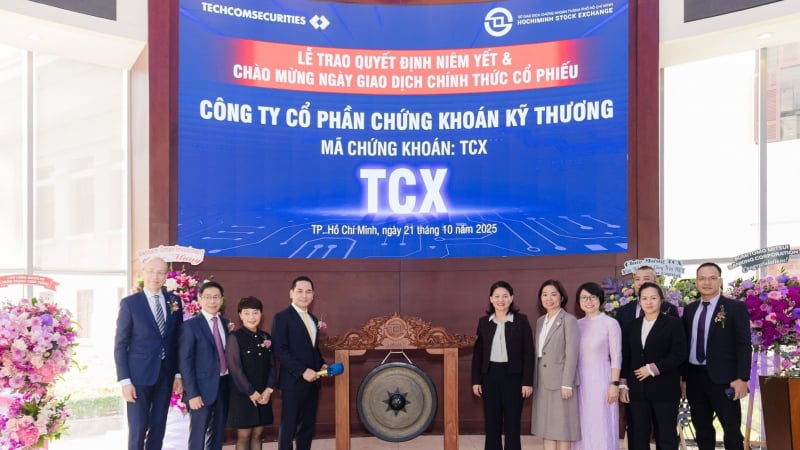 TCBS chính thức niêm yết, vốn hóa gần 4,5 tỷ USD