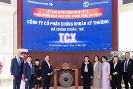 TCBS chính thức niêm yết, vốn hóa gần 4,5 tỷ USD