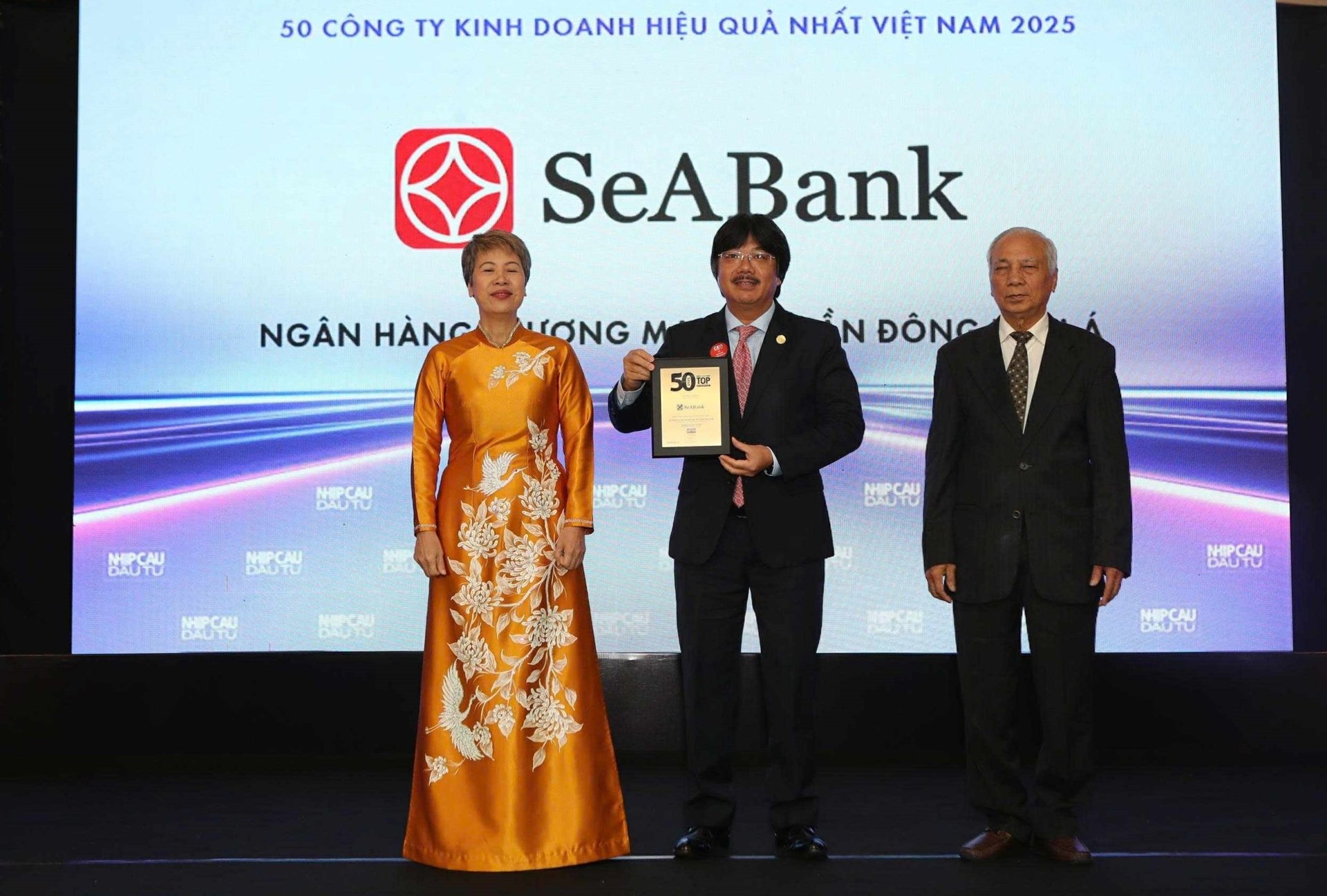 SeABank lần thứ 6 trong Top 50 doanh nghiệp có lợi nhuận xuất sắc nhất