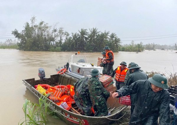 Bộ Chính trị lập 5 đoàn công tác chỉ đạo khắc phục hậu quả mưa lũ