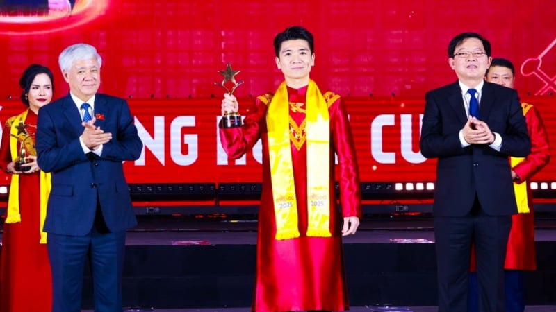 Doanh nhân Đỗ Quang Vinh được vinh danh trong Top 10 giải thưởng Sao Đỏ 2025