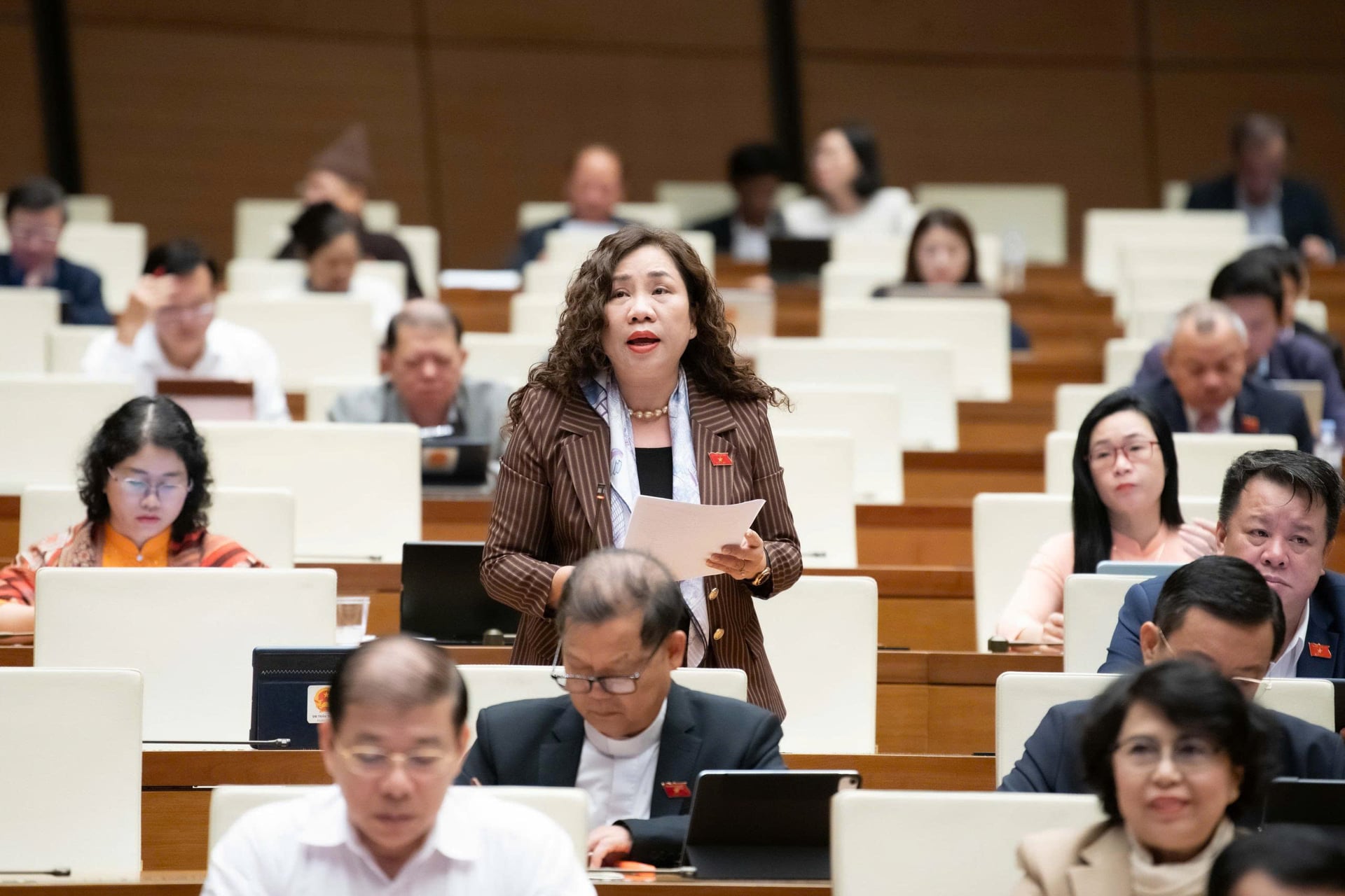 Ứng phó với già hóa dân số: Cần mở quy định, hút tư nhân vào lĩnh vực chăm sóc người cao tuổi