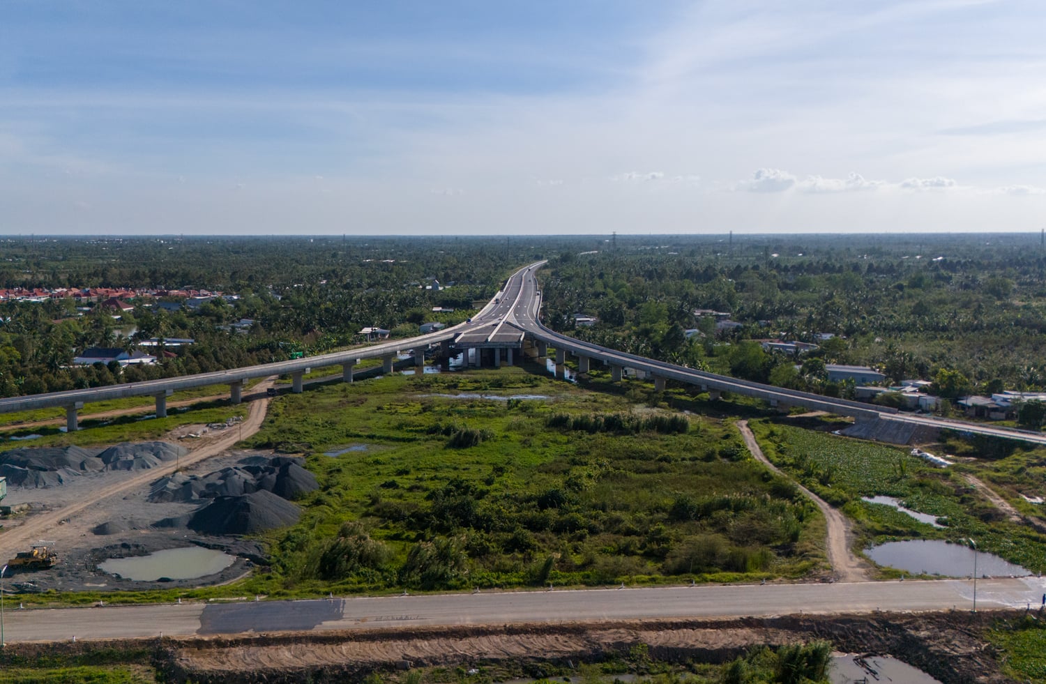Cận cảnh tuyến cao tốc Cần Thơ - Cà Mau trước ngày thông xe 3