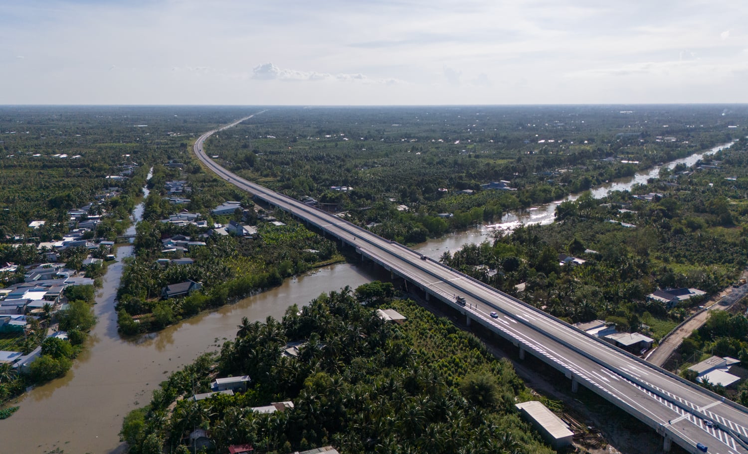 Cận cảnh tuyến cao tốc Cần Thơ - Cà Mau trước ngày thông xe 6