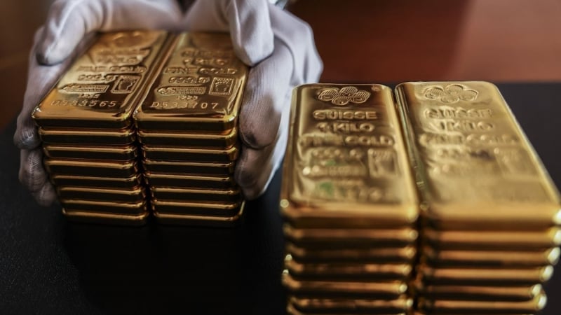 Giá vàng hôm nay 24/2/2026: Quốc tế tăng sốc, trong nước giữ giá