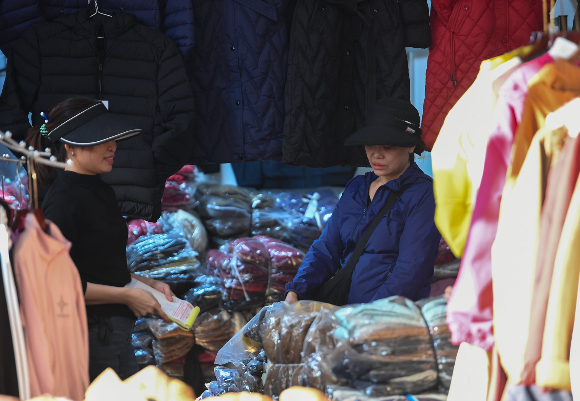 Sàn nộp thuế hộ, doanh thu trên 3 tỷ có phải kiểm kê hàng tồn?