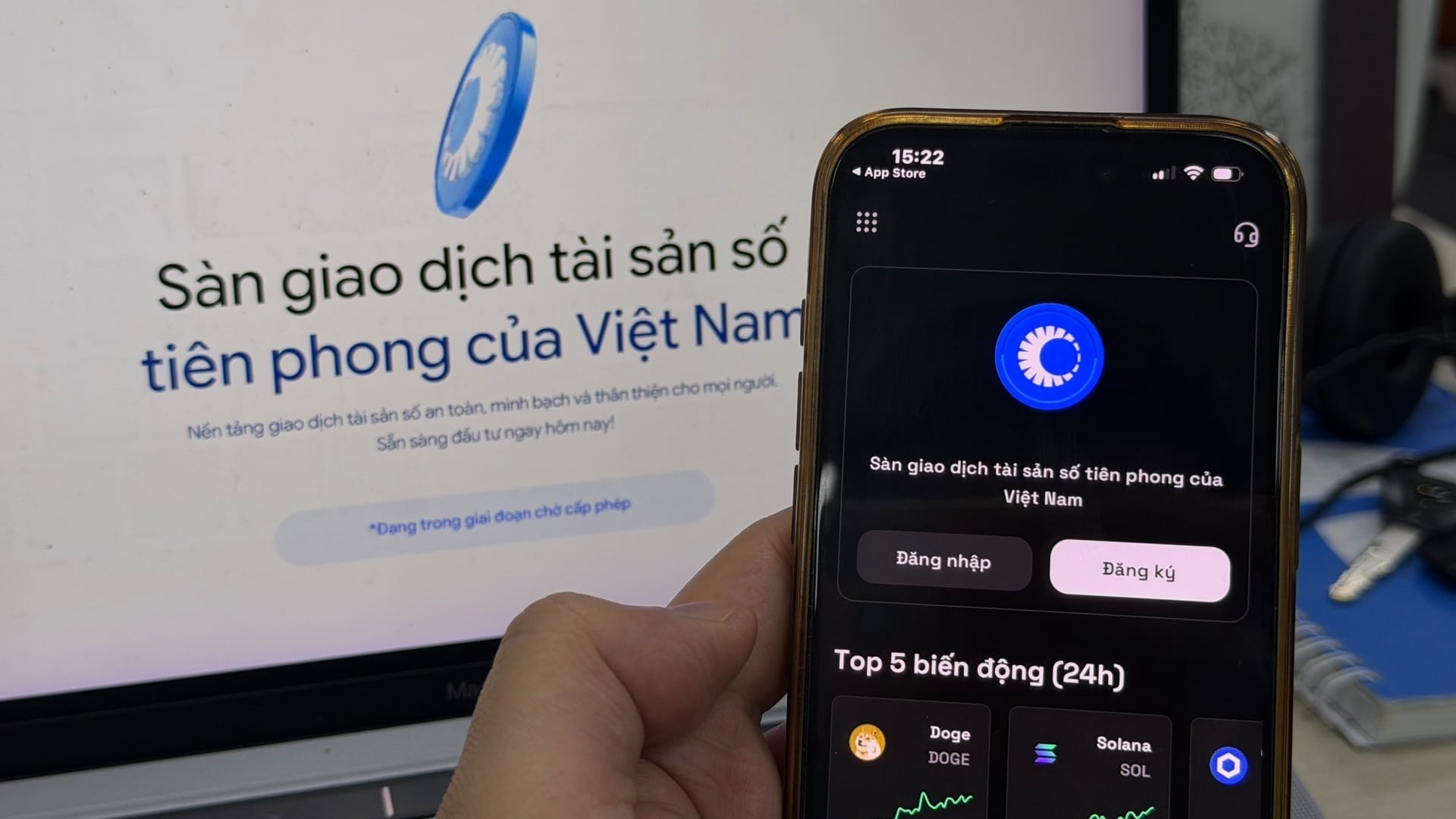 Ai đứng sau sàn tài sản số Moonbase? 2
