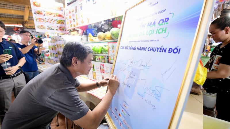 Không chỉ để trả tiền, quét mã mở cánh cửa tài chính số cho tiểu thương