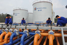 Bộ Tài chính đề xuất điều chỉnh thuế xuất, thuế nhập khẩu nguyên liệu sản xuất xăng dầu