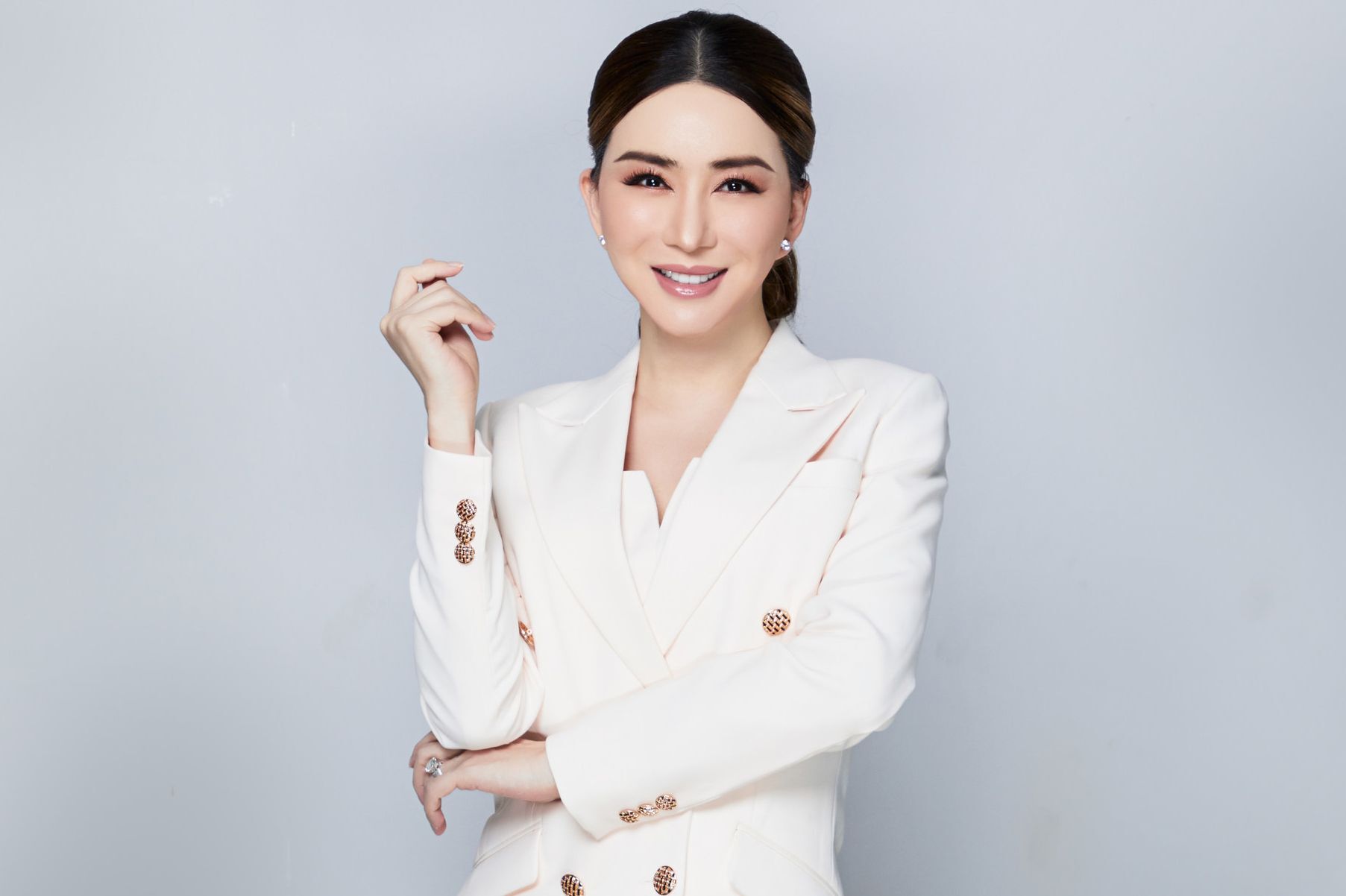 Doanh nhan chuyen gioi Thai Lan mua lai Miss Universe voi gia 20 trieu USD 2 Miss Universe