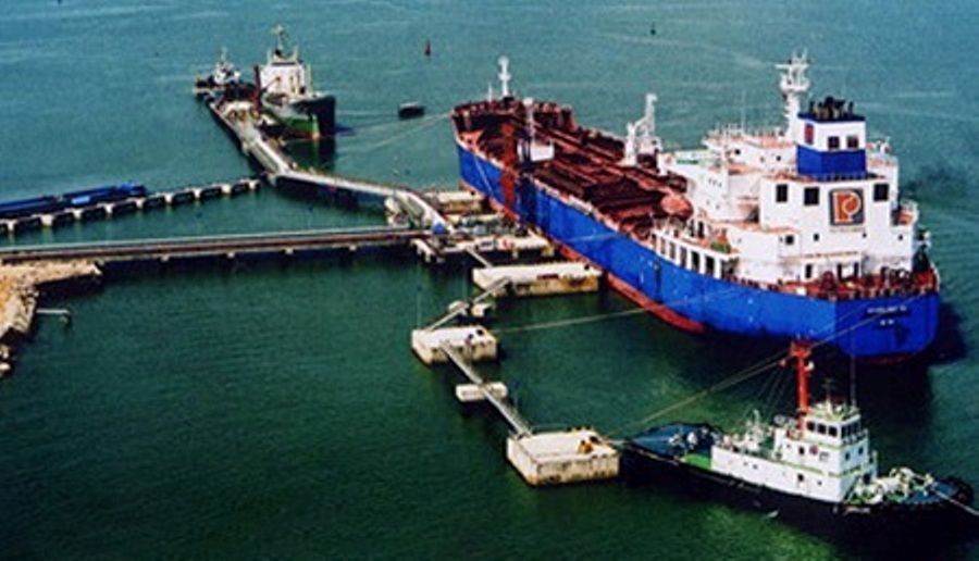 Tăng chi phí đưa xăng dầu từ nước ngoài về cảng: Chưa giải quyết được vấn đề!