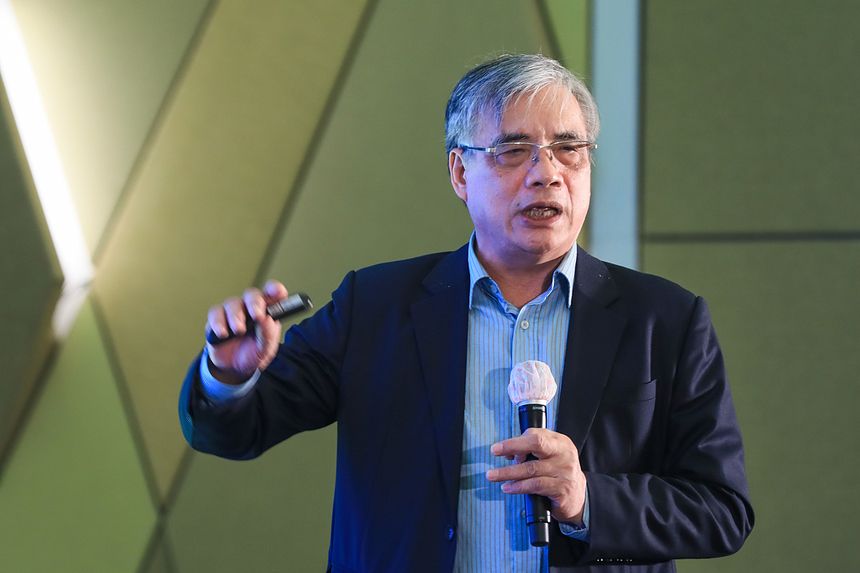 PGS.TS Trần Đình Thiên: Phải sớm bơm tiền ra nền kinh tế ngay lúc này