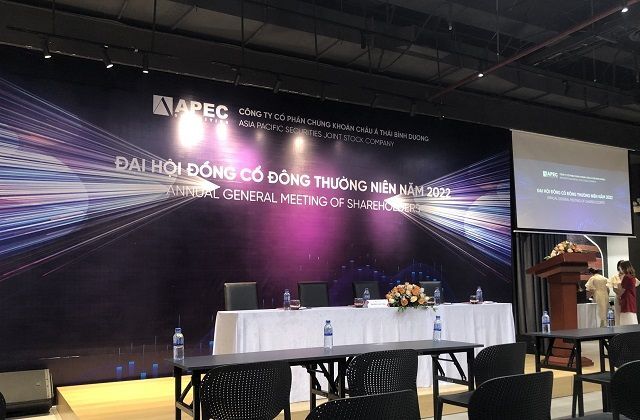 Chứng khoán APEC bị phạt nặng vì mua “chui” cổ phiếu API