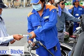 Giá xăng vượt 30.000 đồng/lít